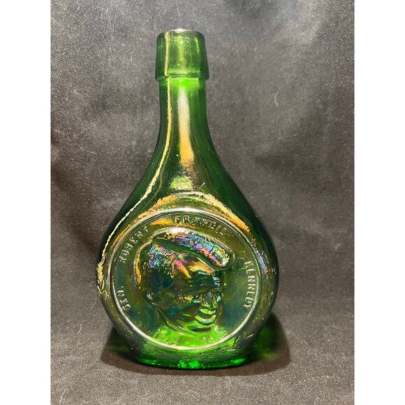 Vintage Robert F Kennedy Wheaton Glass Green Decanter The Great American Series - Picture 2 of 5